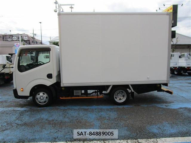 Nissan ATLAS 2017-05 8244619-3