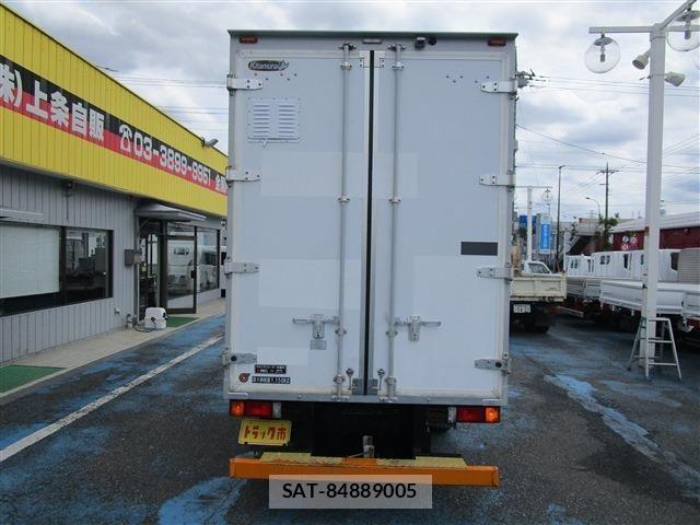 Nissan ATLAS 2017-05 8244619-4