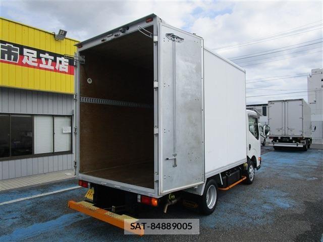 Nissan ATLAS 2017-05 8244619-6