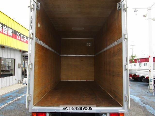 Nissan ATLAS 2017-05 8244619-8