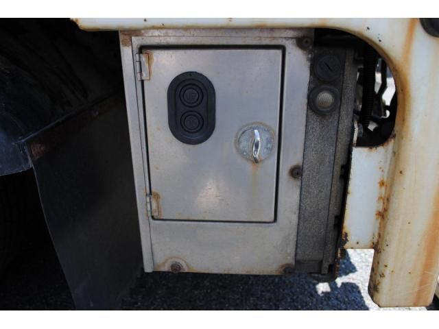Nissan ATLAS 2006-07 8331830-19