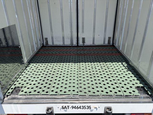 Nissan ATLAS 2018-11 8334856-9