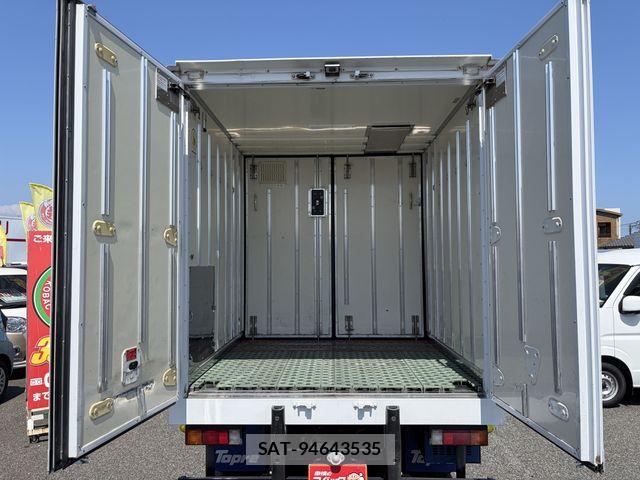 Nissan ATLAS 2018-11 8334856-4