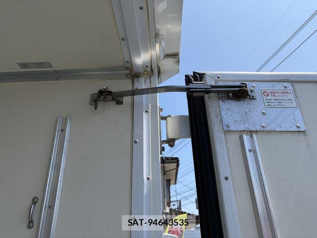 Nissan ATLAS 2018-11 8334856-8