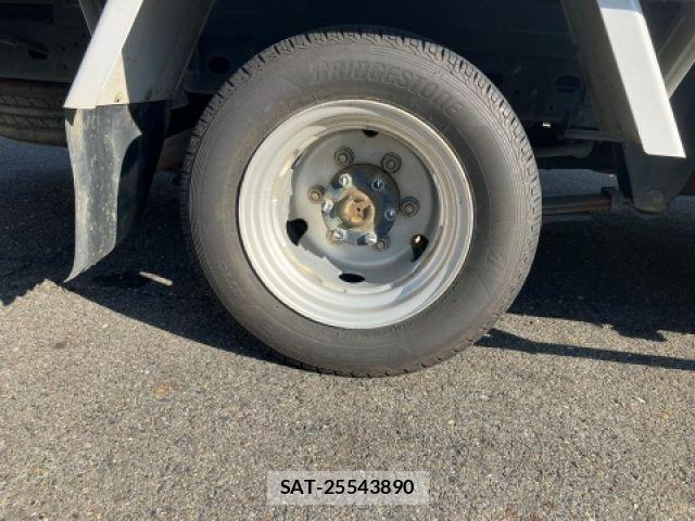 Nissan ATLAS 2013-09 8334860-12