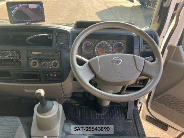 Nissan ATLAS 2013-09 8334860-17