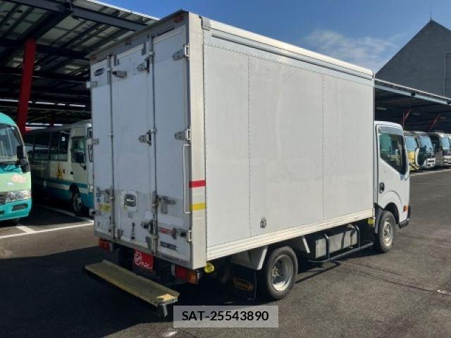 Nissan ATLAS 2013-09 8334860-1