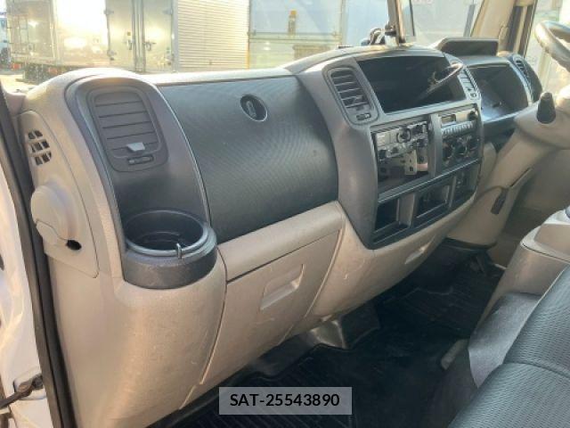 Nissan ATLAS 2013-09 8334860-25