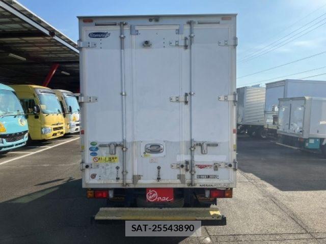 Nissan ATLAS 2013-09 8334860-3