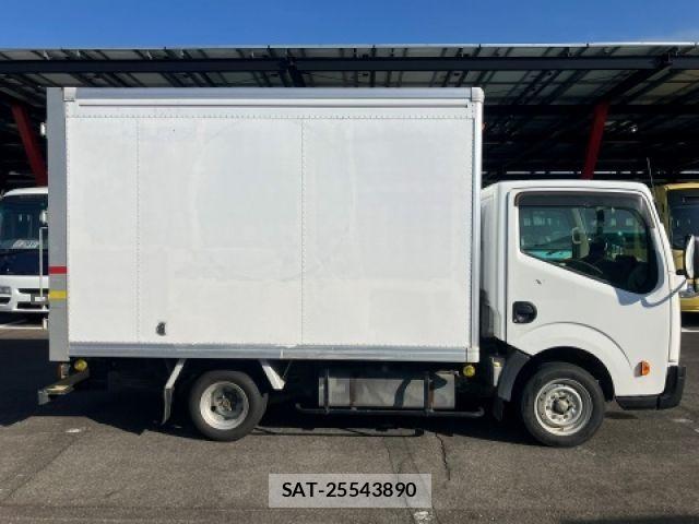 Nissan ATLAS 2013-09 8334860-5