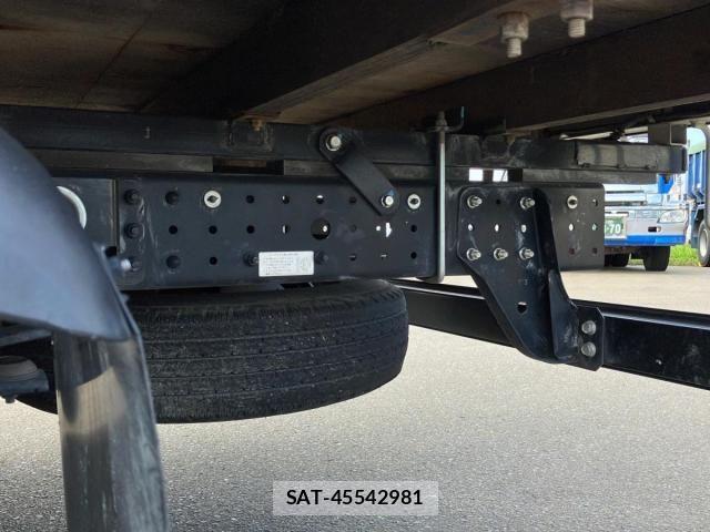 Nissan ATLAS 2015-08 8353922-11
