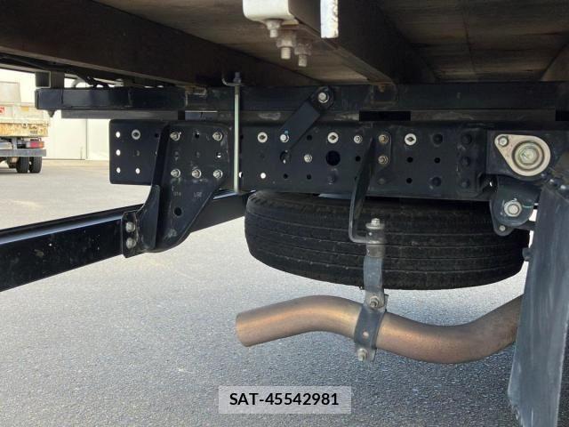Nissan ATLAS 2015-08 8353922-12