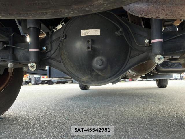 Nissan ATLAS 2015-08 8353922-13