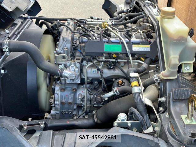 Nissan ATLAS 2015-08 8353922-14
