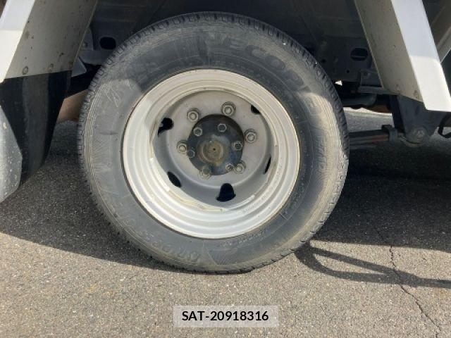 Nissan ATLAS 2013-09 8364773-15