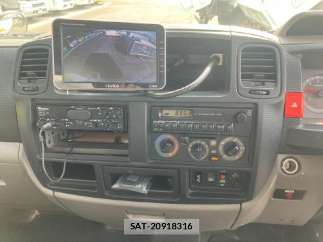 Nissan ATLAS 2013-09 8364773-21