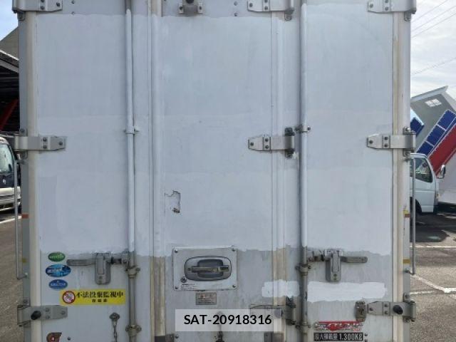 Nissan ATLAS 2013-09 8364773-7
