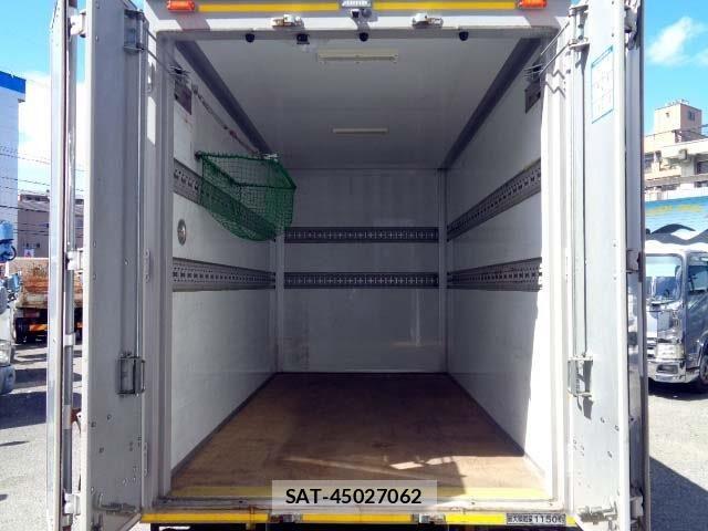 Nissan ATLAS 2020-06 8364774-9