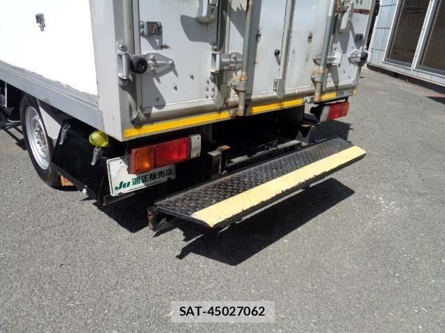 Nissan ATLAS 2020-06 8364774-11
