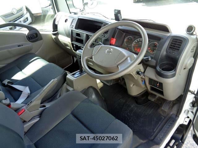 Nissan ATLAS 2020-06 8364774-2