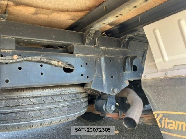Nissan ATLAS 2013-04 8364772-12