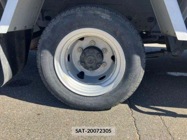 Nissan ATLAS 2013-04 8364772-13
