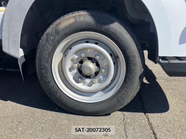 Nissan ATLAS 2013-04 8364772-14