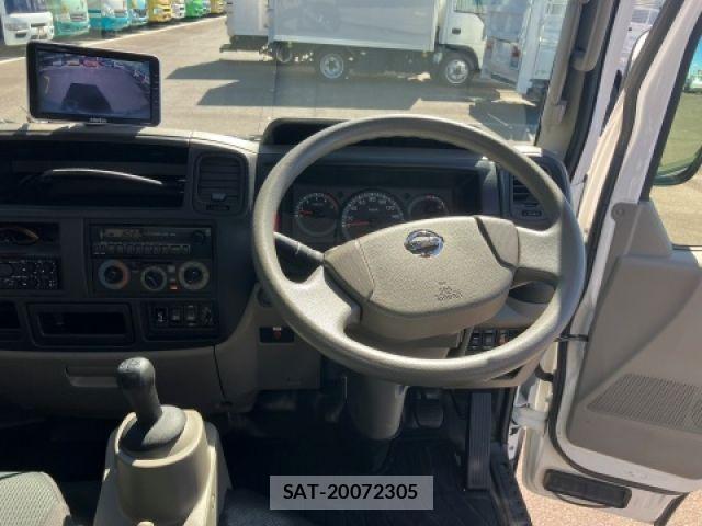 Nissan ATLAS 2013-04 8364772-17