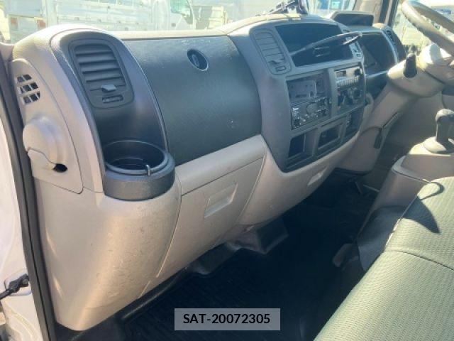 Nissan ATLAS 2013-04 8364772-25