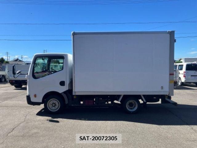 Nissan ATLAS 2013-04 8364772-4
