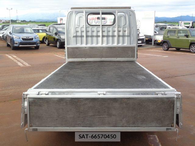 Nissan ATLAS 1995-01 8364775-7