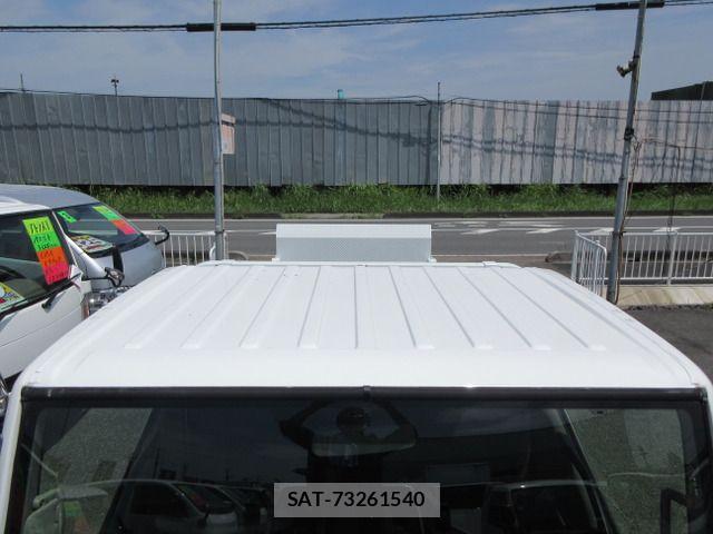 Nissan ATLAS 2013-06 8437942-9