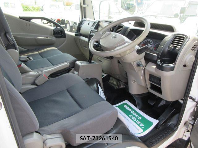 Nissan ATLAS 2013-06 8437942-10