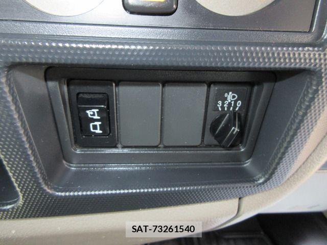 Nissan ATLAS 2013-06 8437942-15