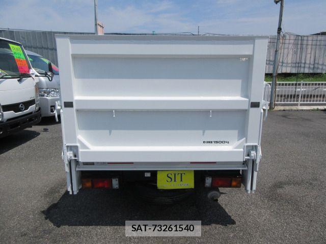 Nissan ATLAS 2013-06 8437942-2