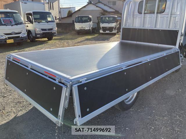 Nissan ATLAS 2026-01 8523568-18