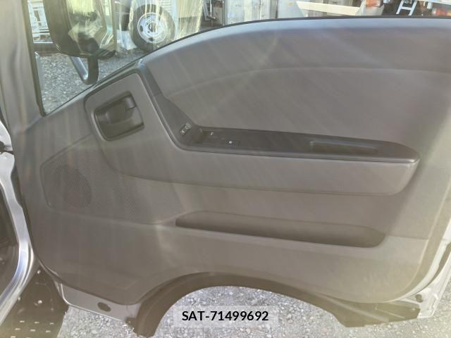 Nissan ATLAS 2026-01 8523568-25