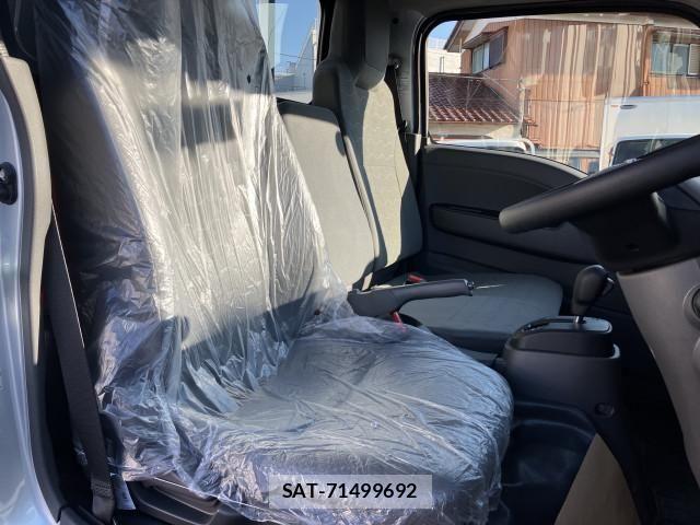 Nissan ATLAS 2026-01 8523568-5