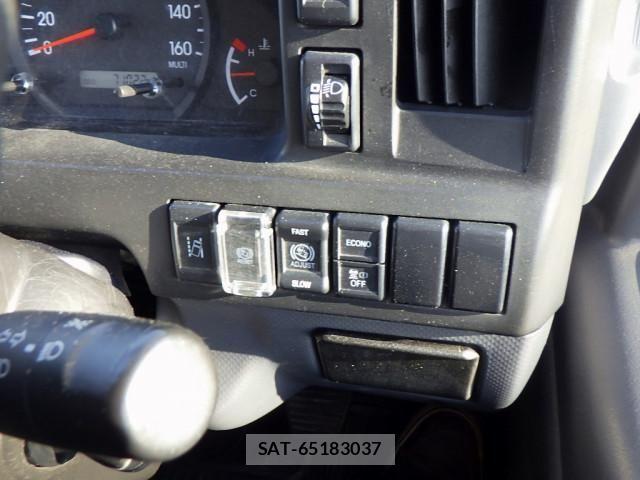Nissan ATLAS 2022-12 8523569-17