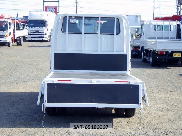 Nissan ATLAS 2022-12 8523569-6