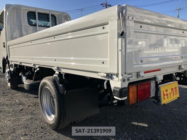 Nissan ATLAS 2026-01 8523563-16