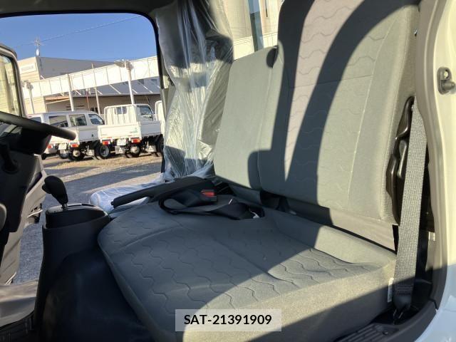 Nissan ATLAS 2026-01 8523563-22