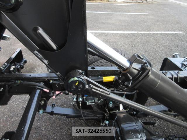 Nissan ATLAS 2026-07 8523557-17