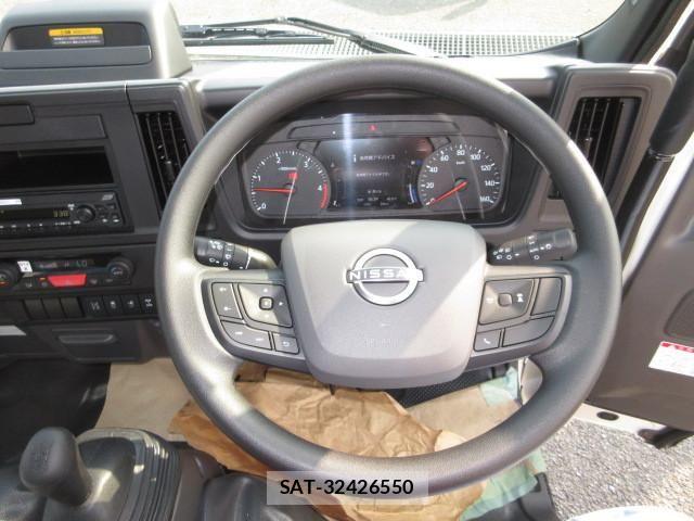 Nissan ATLAS 2026-07 8523557-21