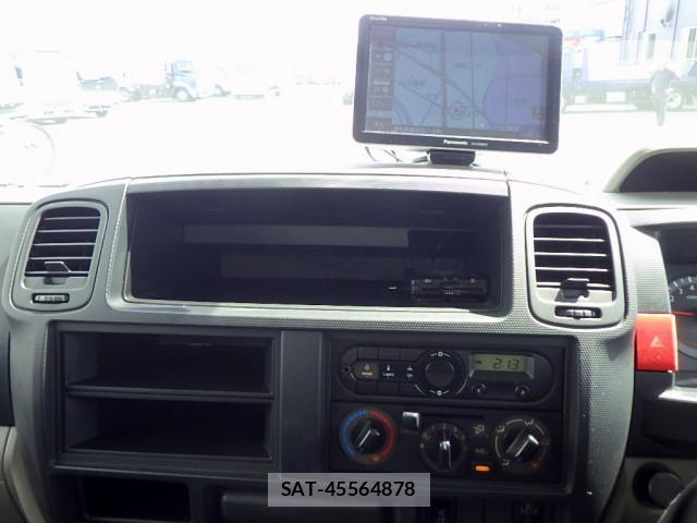 Nissan ATLAS 2021-04 8523571-15