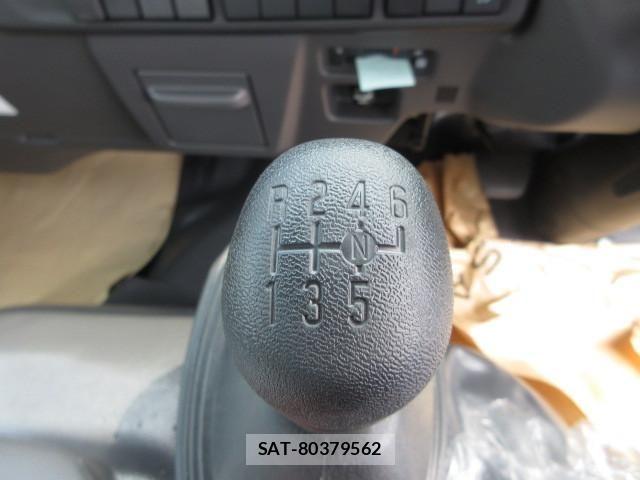 Nissan ATLAS 2026-07 8523558-27