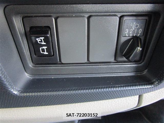 Nissan ATLAS 2015-06 8523573-24