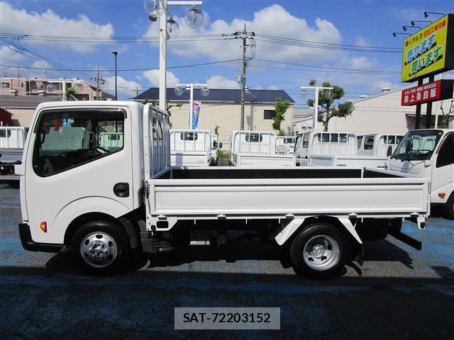 Nissan ATLAS 2015-06 8523573-3