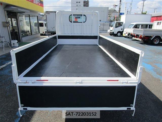 Nissan ATLAS 2015-06 8523573-5
