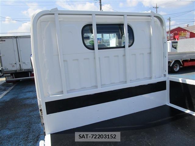 Nissan ATLAS 2015-06 8523573-7